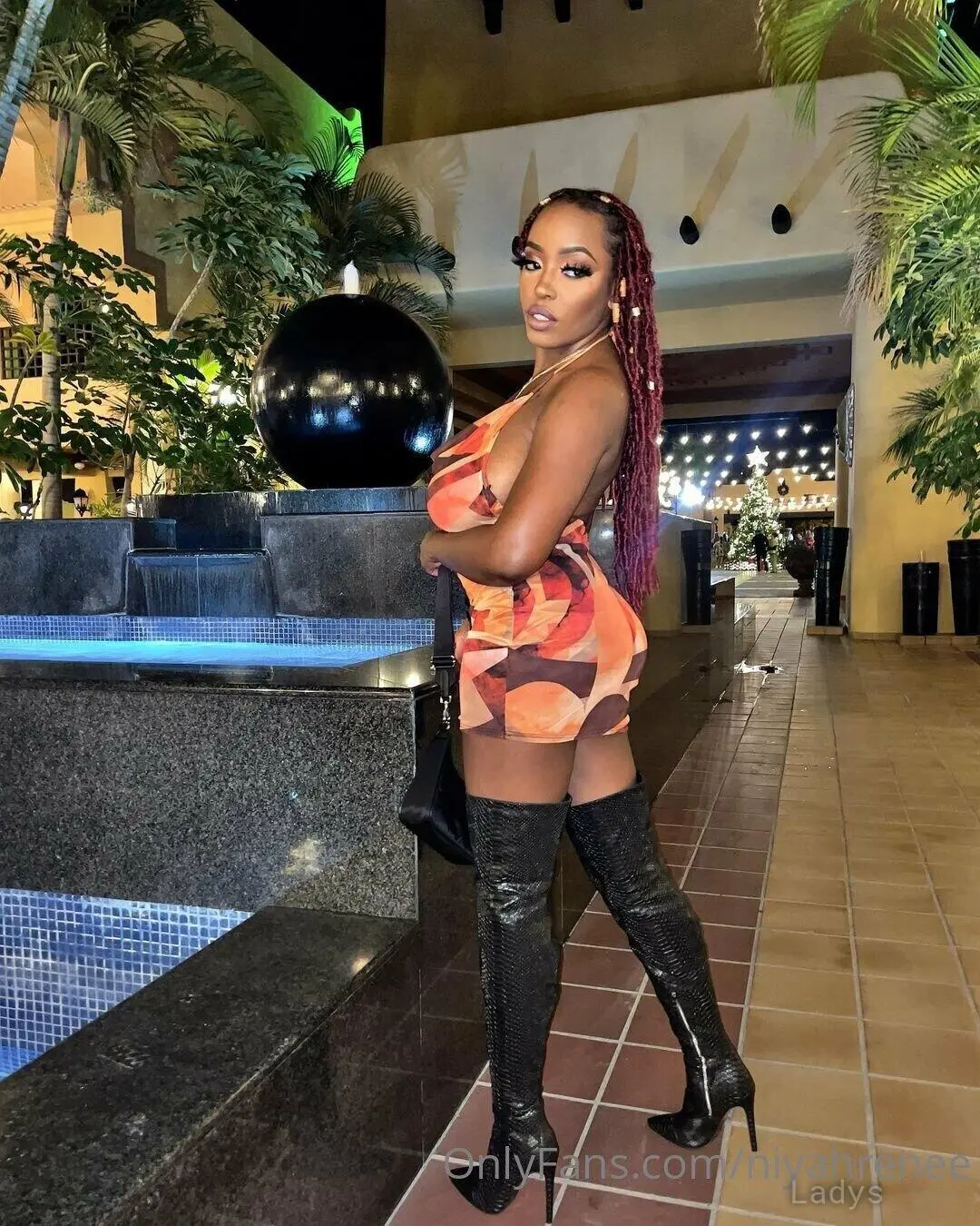 Niyah Renee, 27 years beautiful nude Seattle escorts girl, height 172 sm, Weight 64 kg