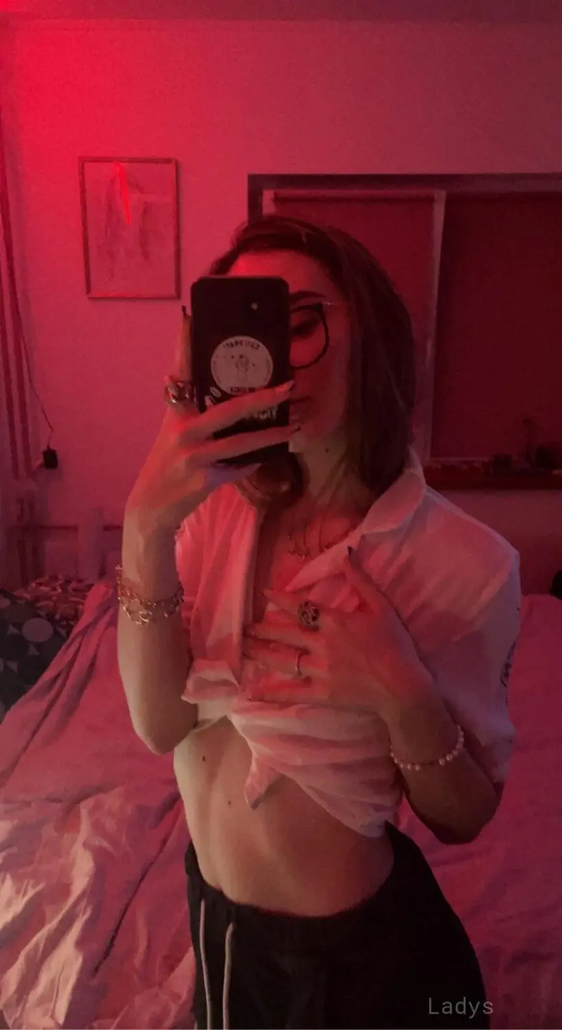 Sammy, 27 years beautiful nude Seattle escorts girl, height 162 sm, Weight 55 kg