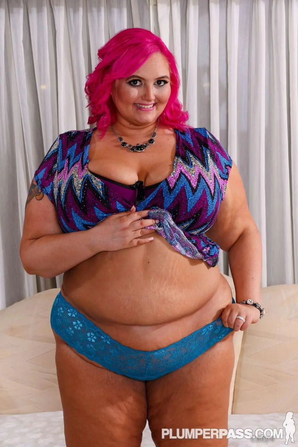 Sara Star, 39 years beautiful nude Seattle escorts girl, height 173 sm, Weight 114 kg