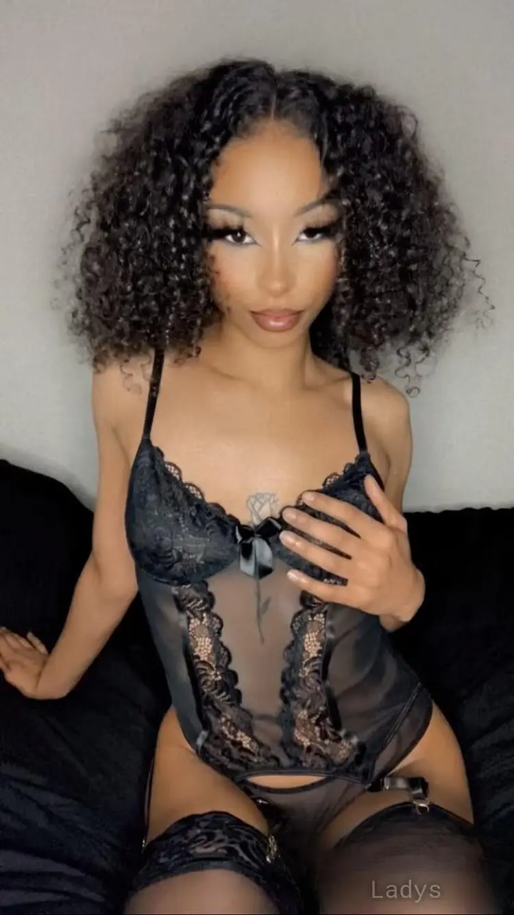 Vendetta, 22 years beautiful nude Seattle escorts girl, height 164 sm, Weight 52 kg