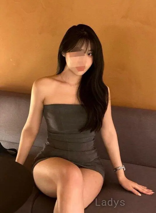 Luna, 22 years old Seoul escort girl with big tits, height 163 sm, Weight kg