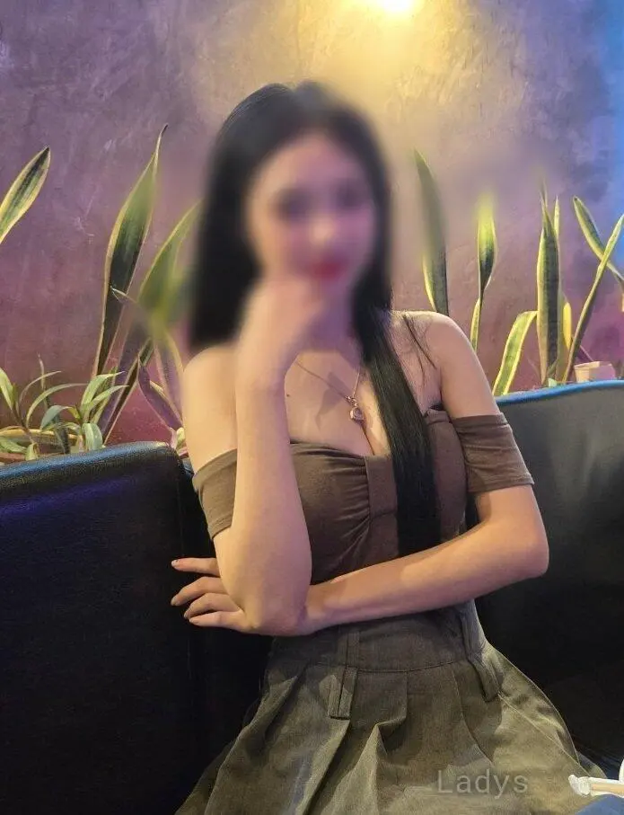 SoJin, 24 years old Seoul escort girl with big tits, height 165 sm, Weight  kg