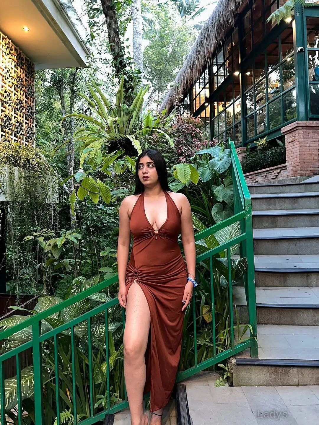 Zeian, 23 years old Seoul escort girl with big tits, height  sm, Weight  kg