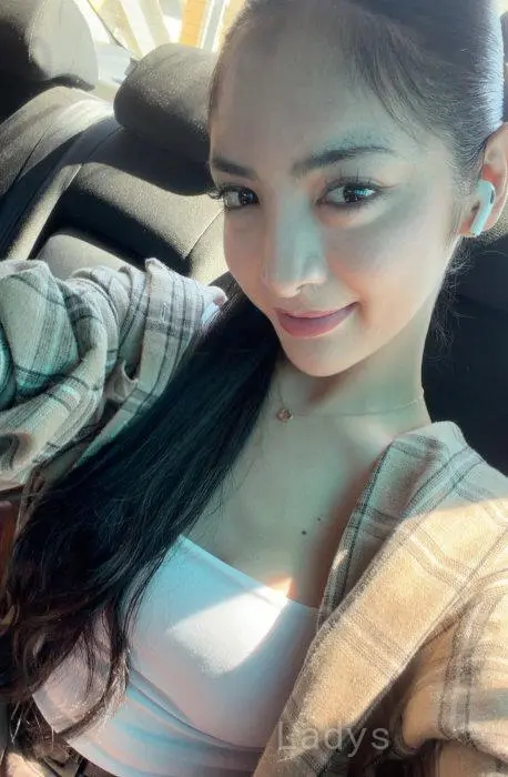 Ashliee, 19 years beautiful nude Seoul escorts girl, height 153 sm, Weight 45 kg