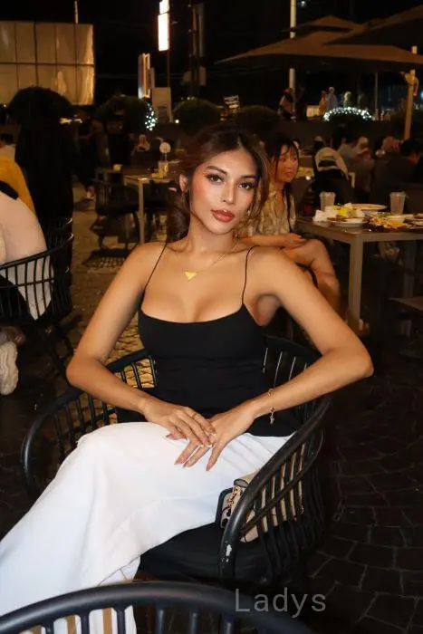 Karra, 24 years beautiful nude Seoul escorts girl, height 171 sm, Weight 56 kg