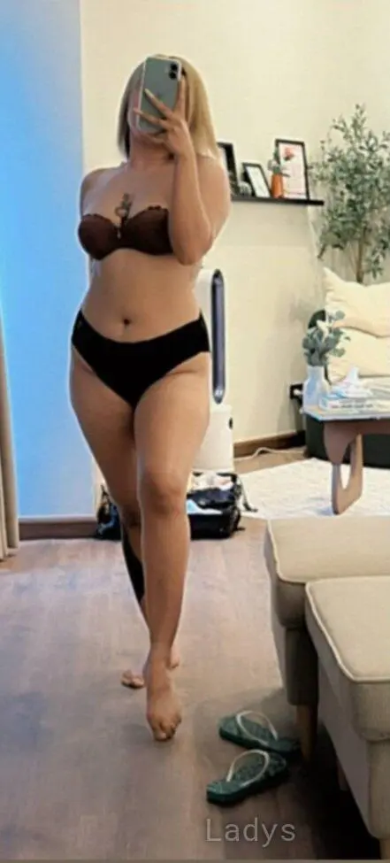 Michelle, 25 years beautiful nude Seoul escorts girl, height 170 sm, Weight  kg
