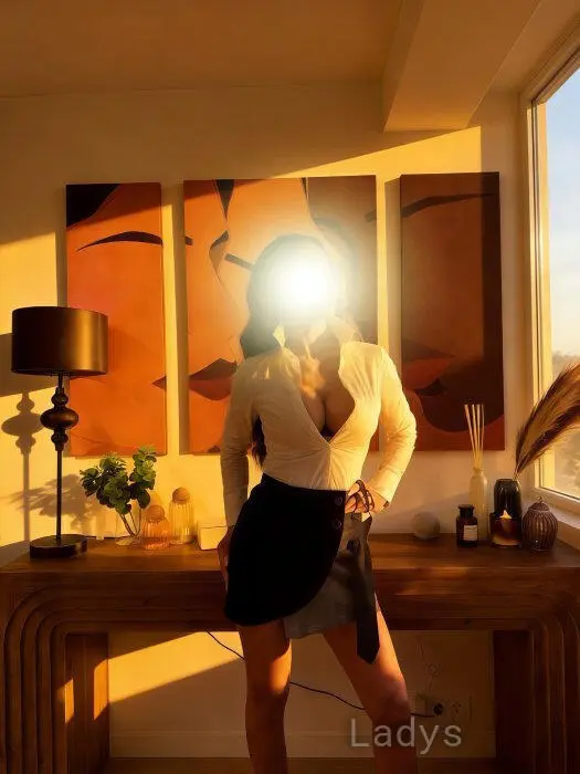 Antonella Masseuse, 28 years beautiful nude Seville escorts girl, height 166 sm, Weight 58 kg