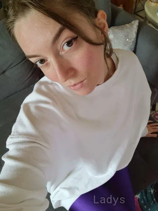 Ariane plaisir Coquin, 27 years beautiful nude Seville escorts girl, height 171 sm, Weight 40 kg