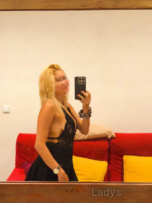 Marla, 28 years beautiful nude Seville escorts girl, height 164 sm, Weight 57 kg