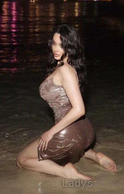 Zara, 28 years old Shanghai escort girl with big tits, height 170 sm, Weight kg