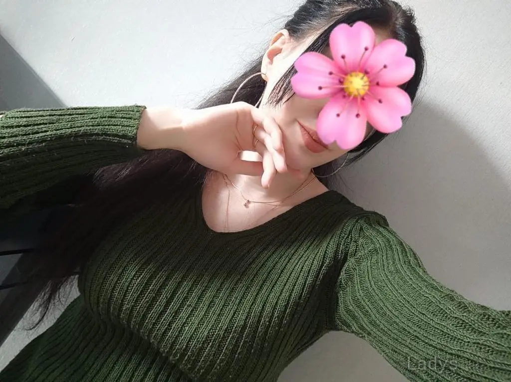 Alesia, 19 years beautiful nude Shanghai escorts girl, height 172 sm, Weight kg