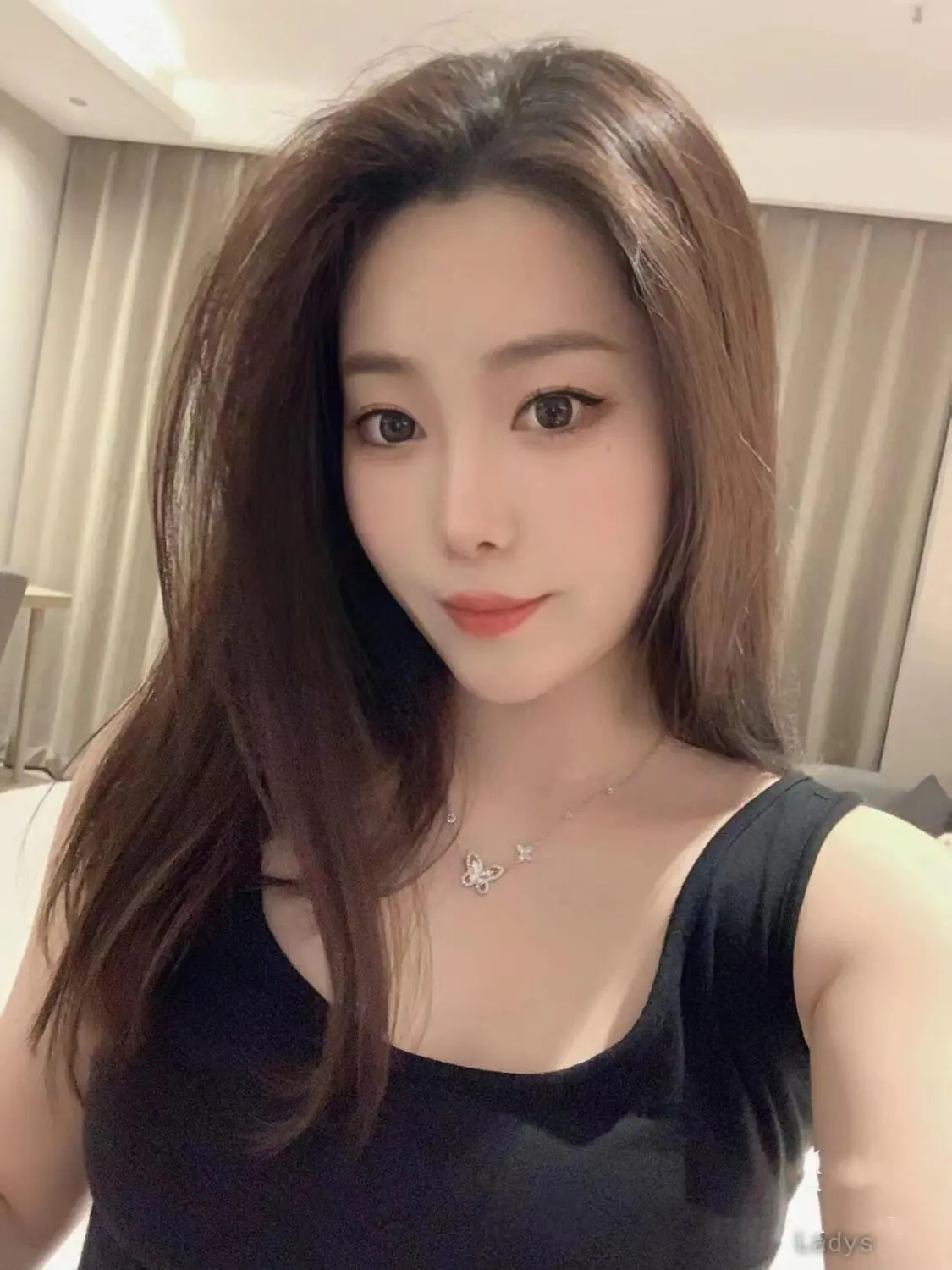 Xiang, 26 years beautiful nude Shanghai escorts girl, height 168 sm, Weight kg