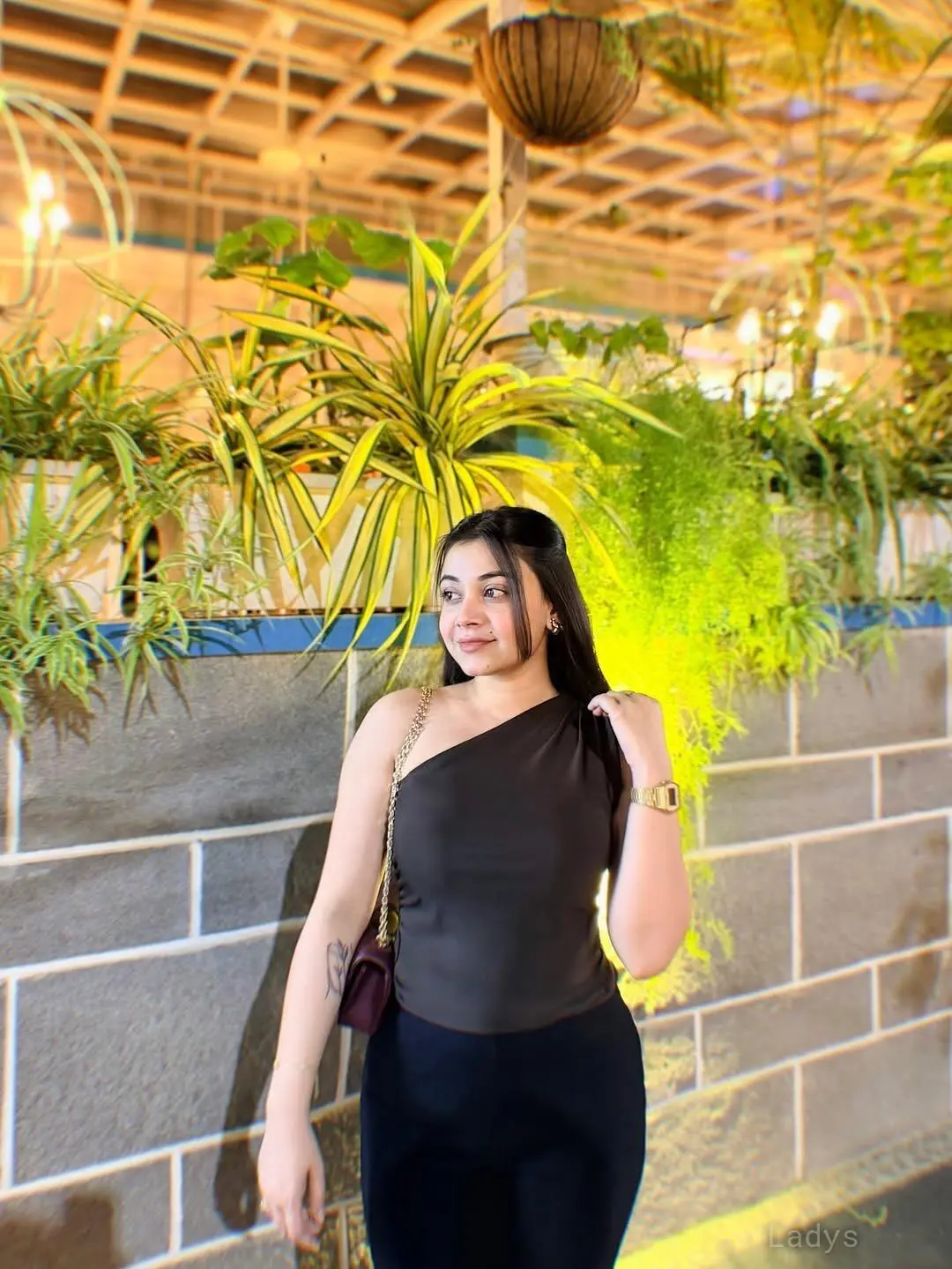 Aleena, 24 years old Sharjah escort girl with big tits, height 158 sm, Weight kg