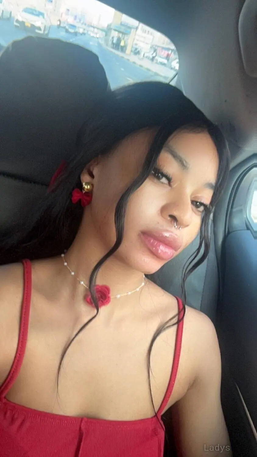 Barbie, 24 years old Sharjah escort girl with big tits, height 164 sm, Weight kg