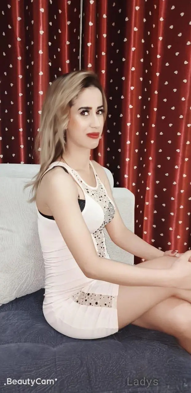 Fatom,  years old Sharjah escort girl with big tits, height  sm, Weight  kg