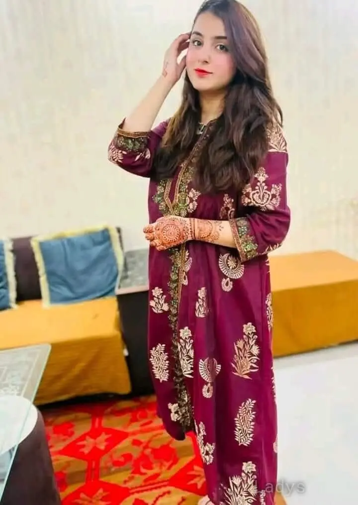 NIA, 21 years old Sharjah escort girl with big tits, height 165 sm, Weight  kg