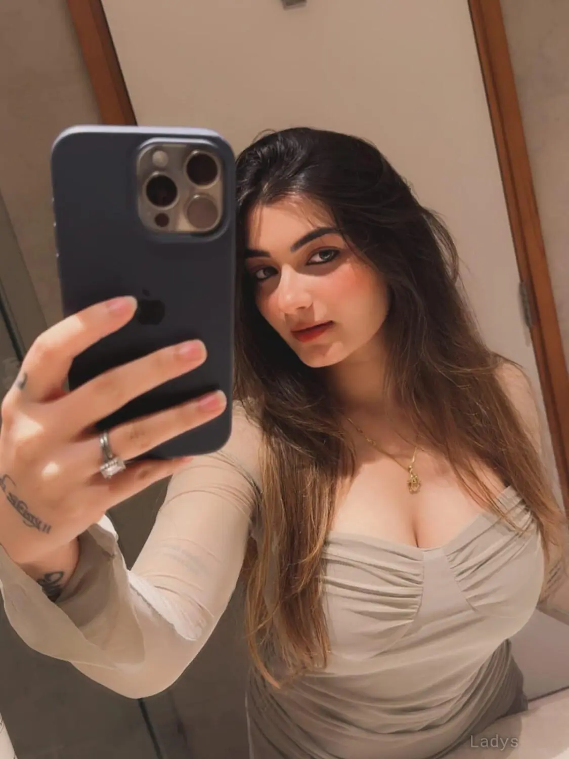 Raha Sharma, 23 years old Sharjah escort girl with big tits, height 172 sm, Weight kg