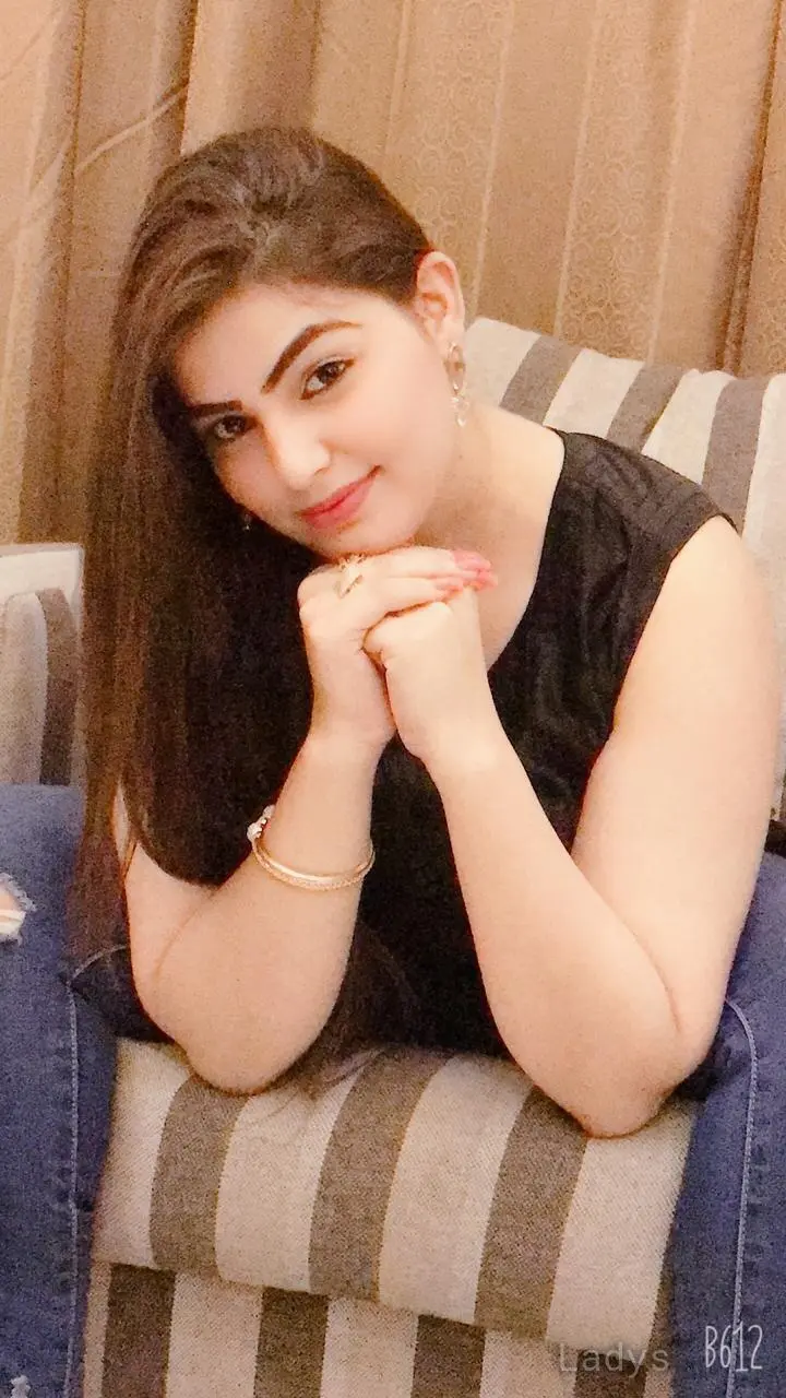 Preeti, 24 years beautiful nude Sharjah escorts girl, height 167 sm, Weight  kg