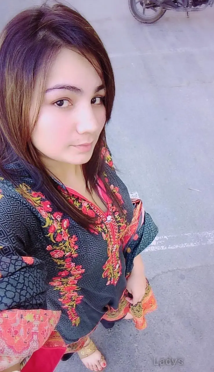 Suhani, 24 years beautiful nude Sharjah escorts girl, height 166 sm, Weight  kg
