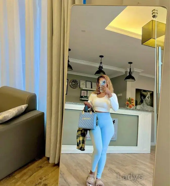 Mia, 27 years beautiful nude Shenzhen escorts girl, height 181 sm, Weight  kg