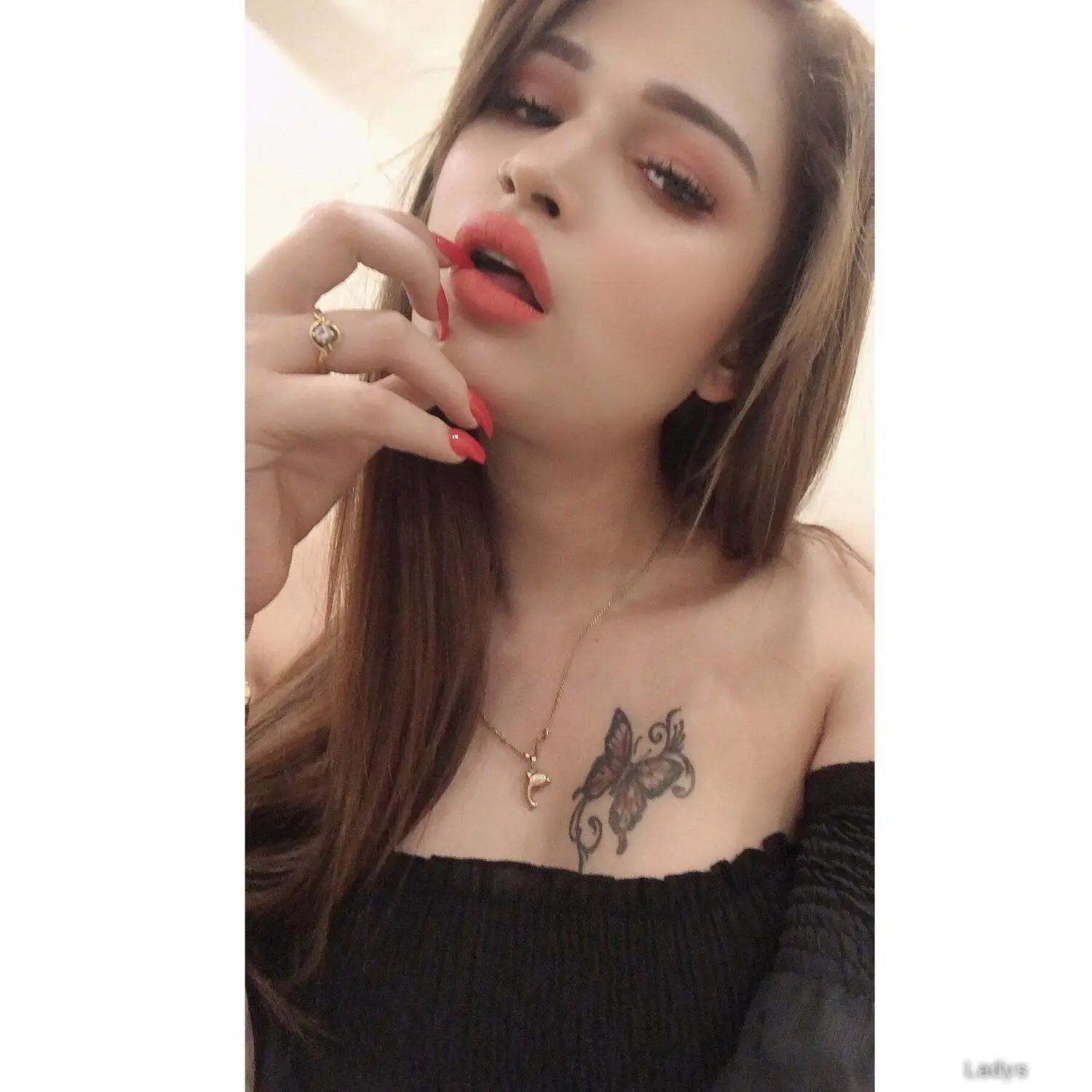Anna, 22 years old Shillong escort girl with big tits, height 154 sm, Weight kg