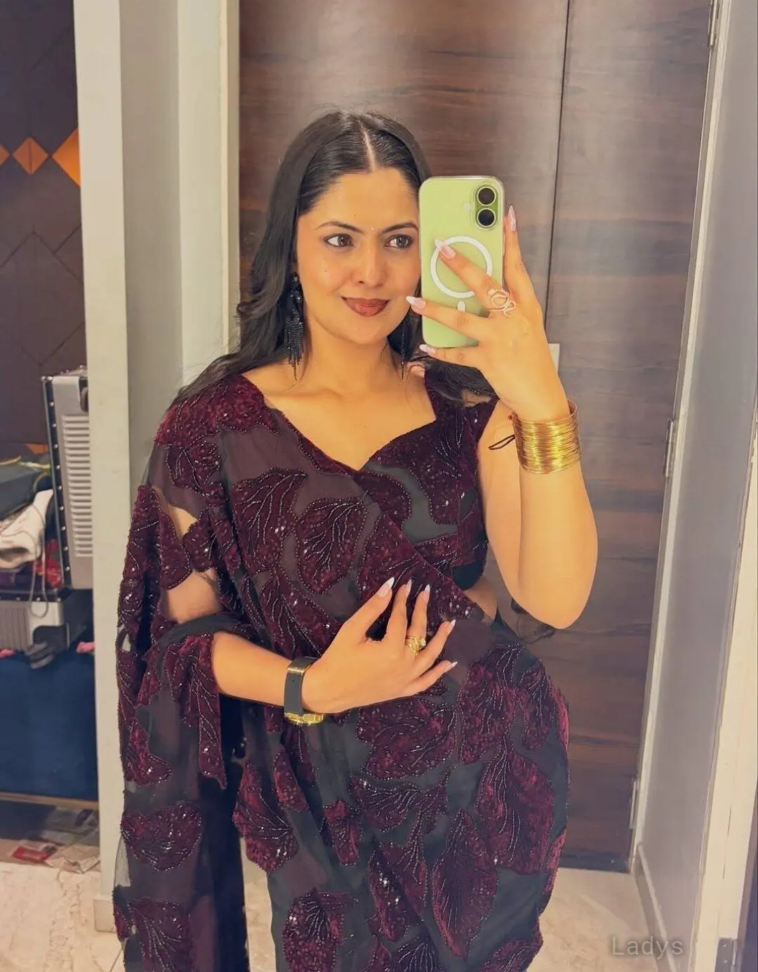 Preeti, 21 years old Shillong escort girl with big tits, height 160 sm, Weight kg