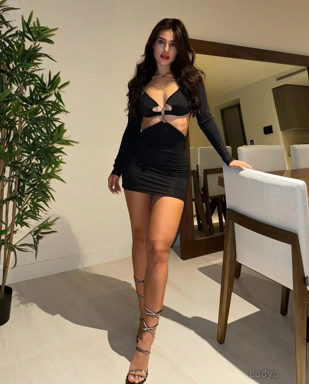 Juicy, 23 years beautiful nude Shillong escorts girl, height 154 sm, Weight  kg