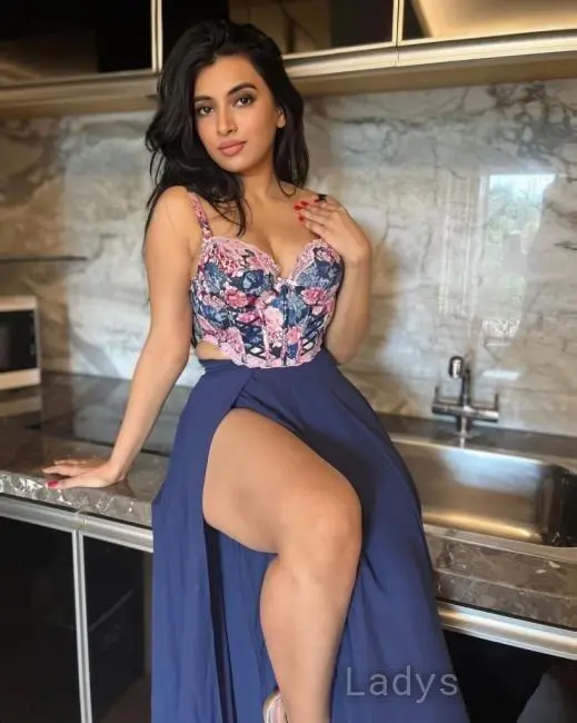 Kavya, 21 years beautiful nude Shillong escorts girl, height 153 sm, Weight  kg
