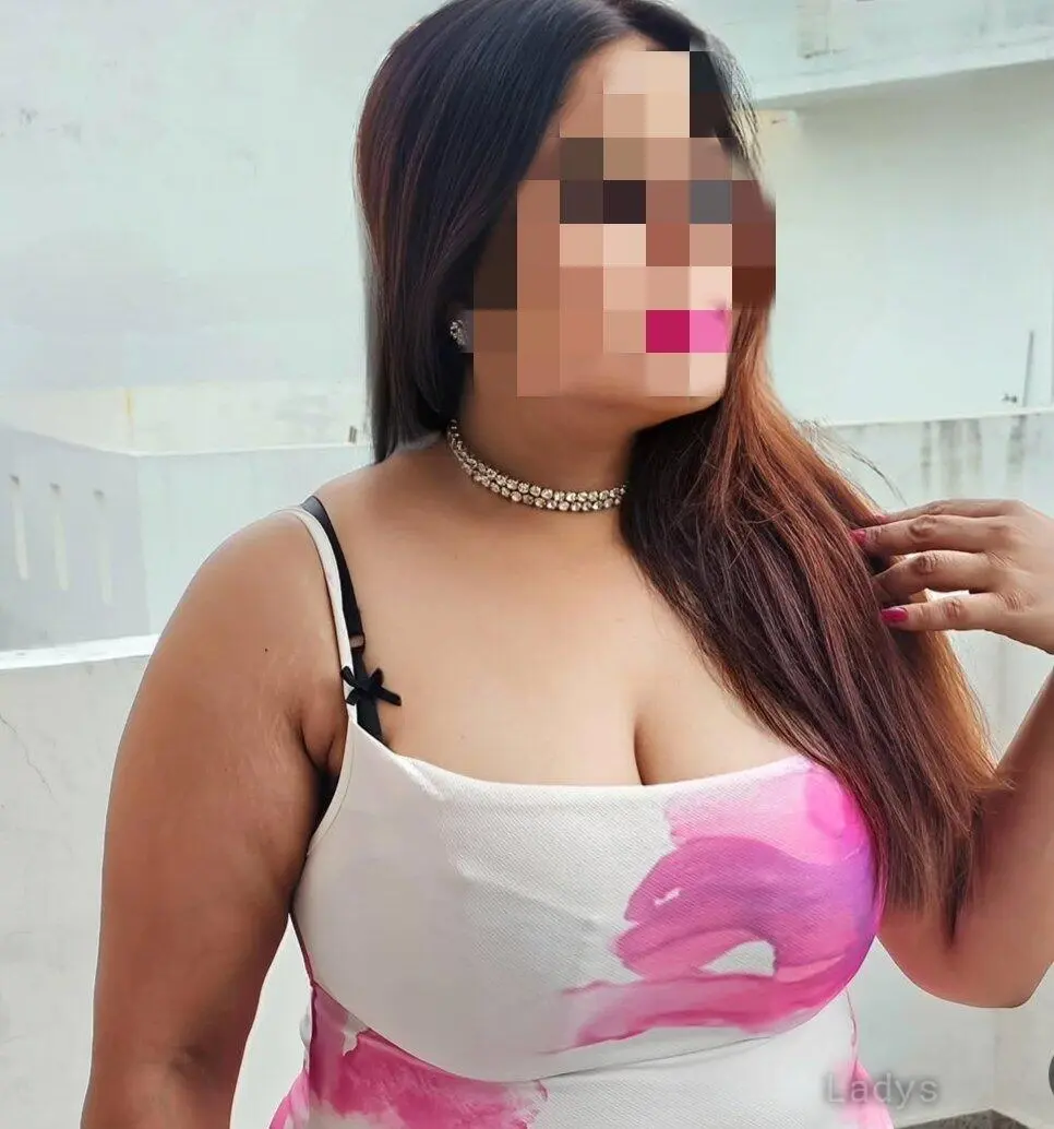 Naomi, 29 years beautiful nude Shillong escorts girl, height 158 sm, Weight kg