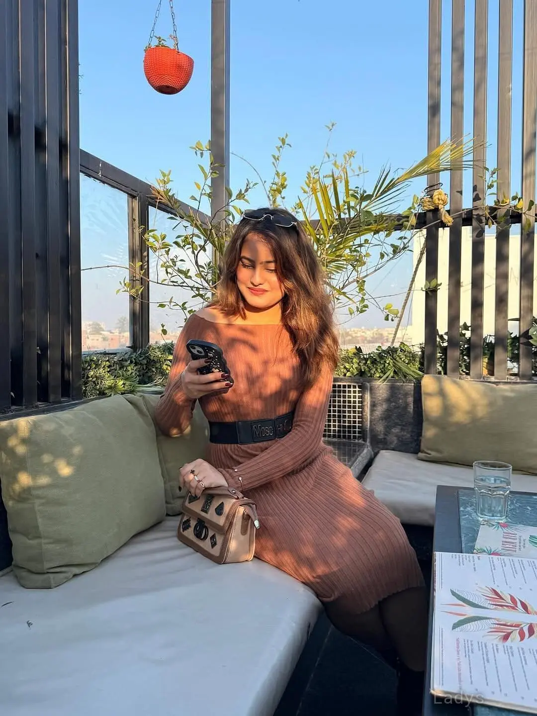 Kavya, 21 years old Shimla escort girl with big tits, height 154 sm, Weight kg