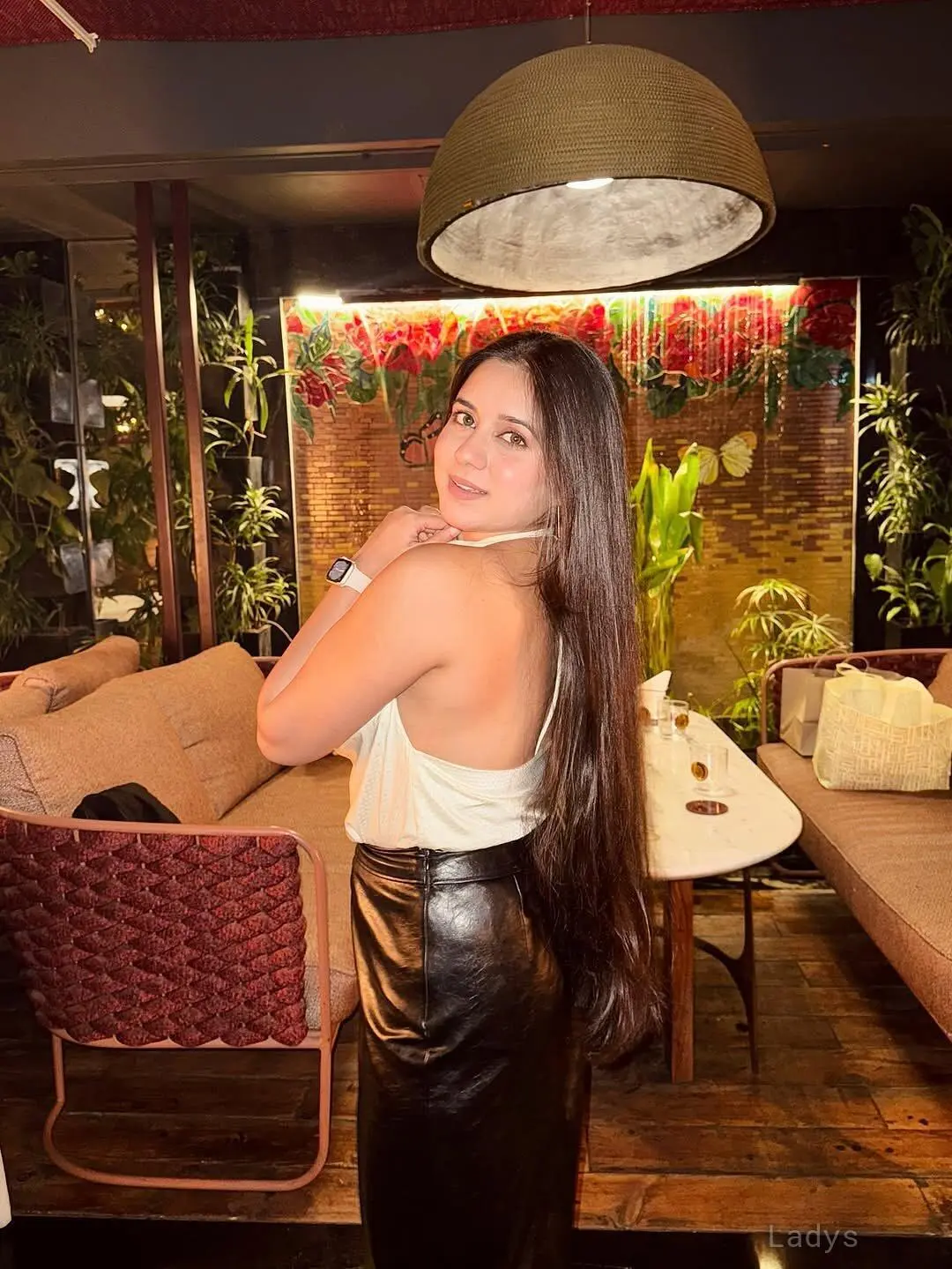 Nancy, 23 years old Shimla escort girl with big tits, height 154 sm, Weight kg