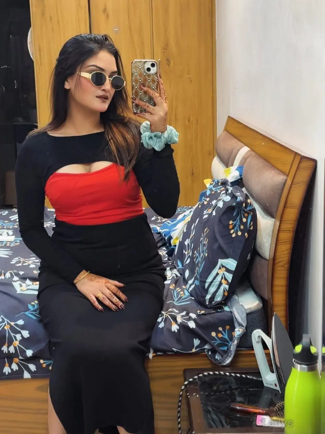 Kavya, 22 years beautiful nude Shimla escorts girl, height 154 sm, Weight  kg