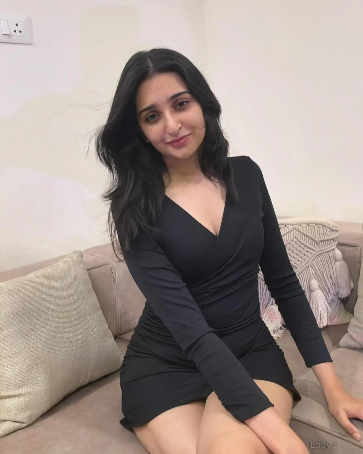 Niharika, 22 years beautiful nude Shimla escorts girl, height 164 sm, Weight kg