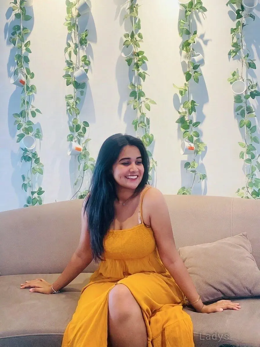 Vani, 22 years beautiful nude Shimla escorts girl, height 154 sm, Weight kg