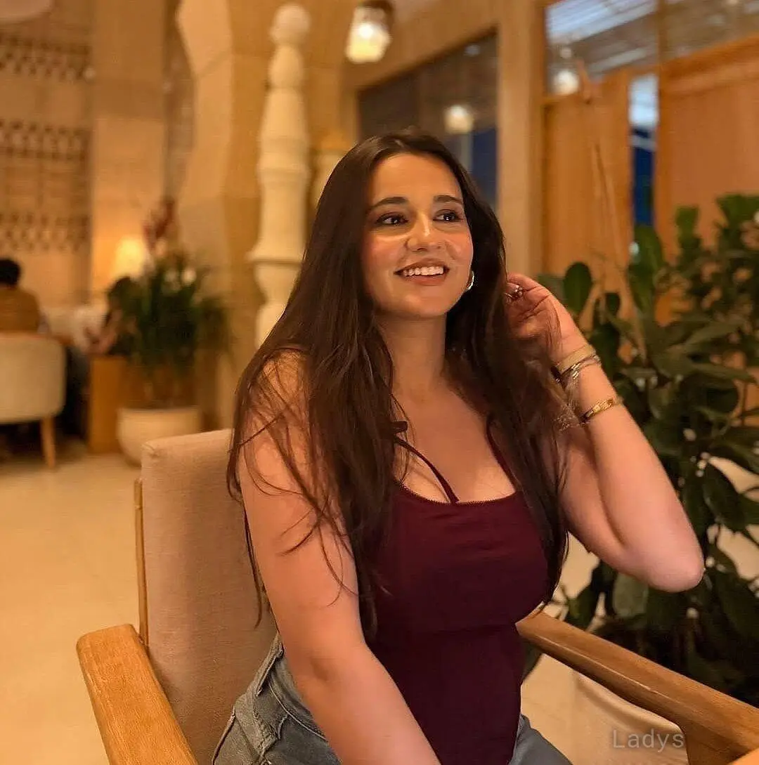 Givia, 23 years old Siem Reap escort girl with big tits, height 153 sm, Weight kg
