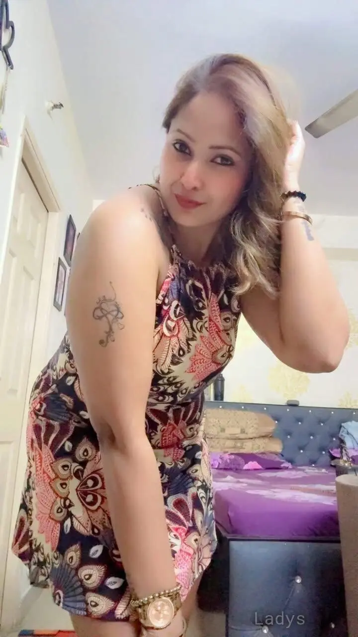 Mina, 21 years old Siliguri escort girl with big tits, height 170 sm, Weight kg