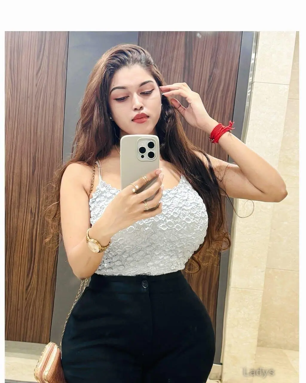 Renuka, 21 years old Siliguri escort girl with big tits, height sm, Weight kg