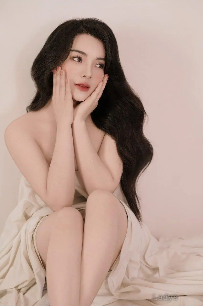 Angela, 28 years old Singapore escort girl with big tits, height 160 sm, Weight  kg