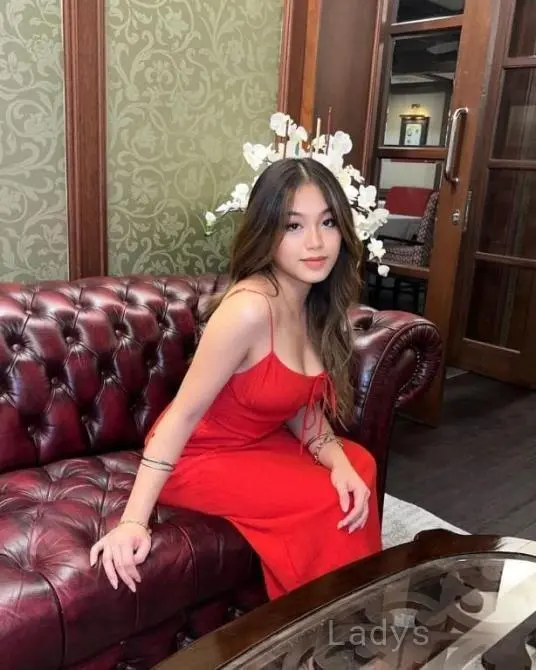 Cinta, 24 years old Singapore escort girl with big tits, height 168 sm, Weight  kg