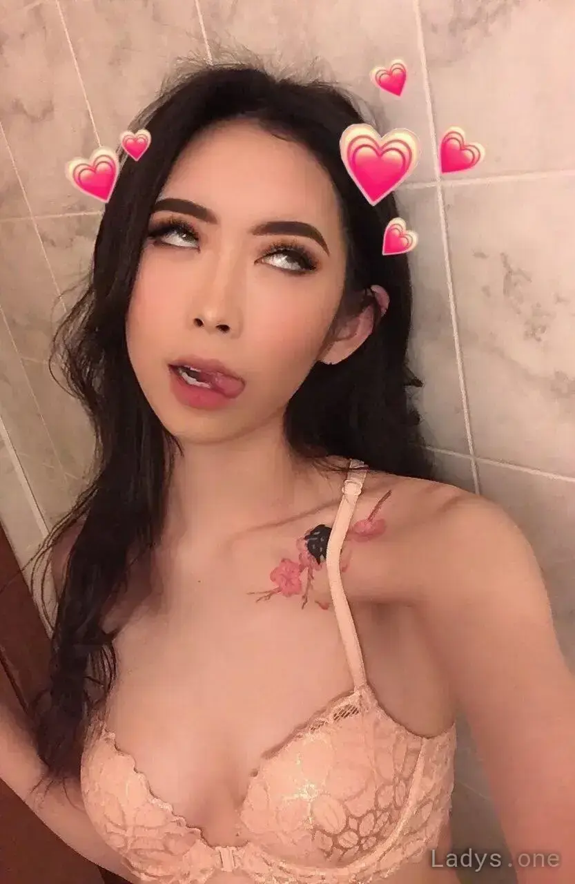 Nana, 22 years old Singapore escort girl with big tits, height 163 sm, Weight  kg