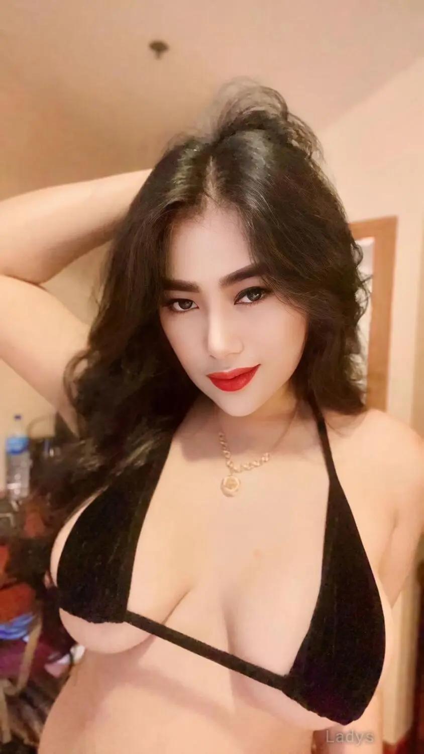 Camilla, 24 years beautiful nude Singapore escorts girl, height 165 sm, Weight kg