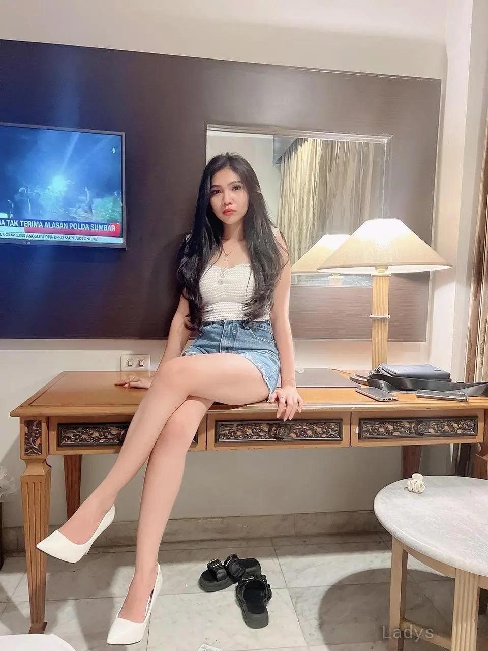 Eline, 22 years beautiful nude Singapore escorts girl, height 160 sm, Weight  kg