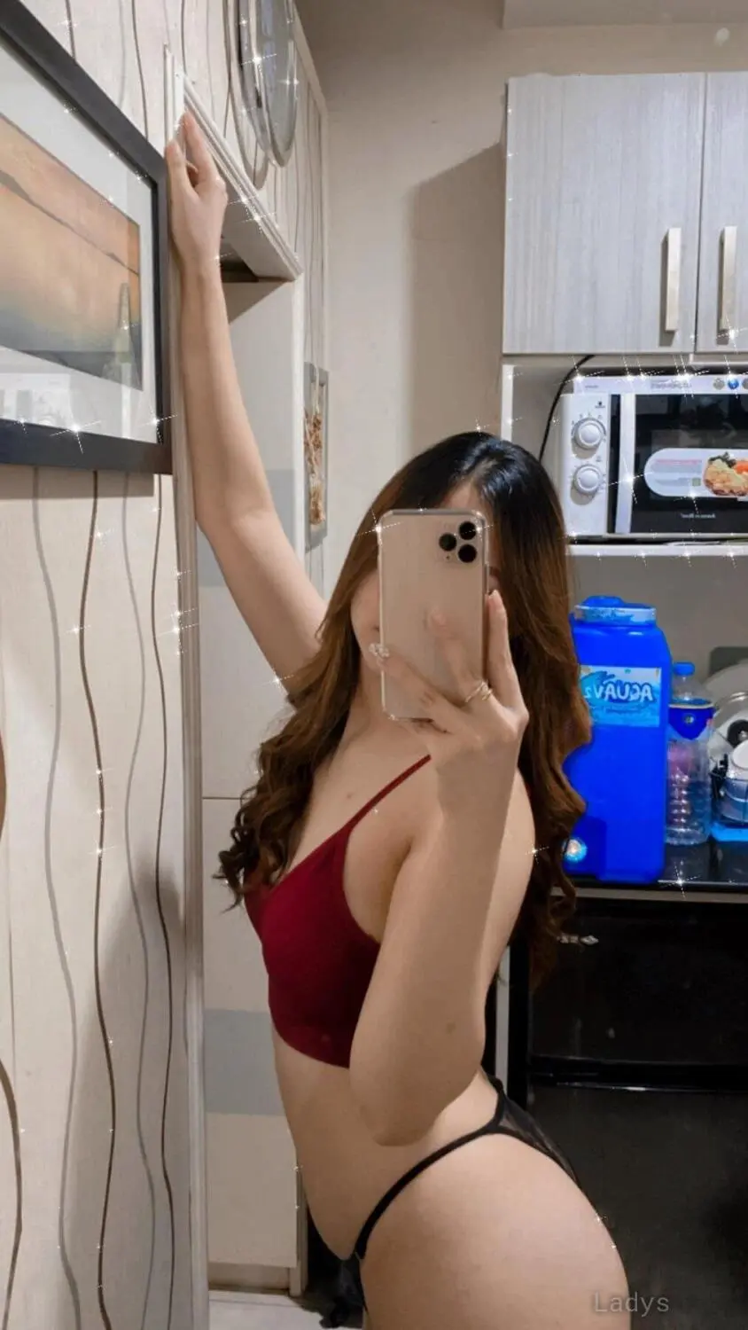 Jee, 23 years beautiful nude Singapore escorts girl, height 164 sm, Weight kg