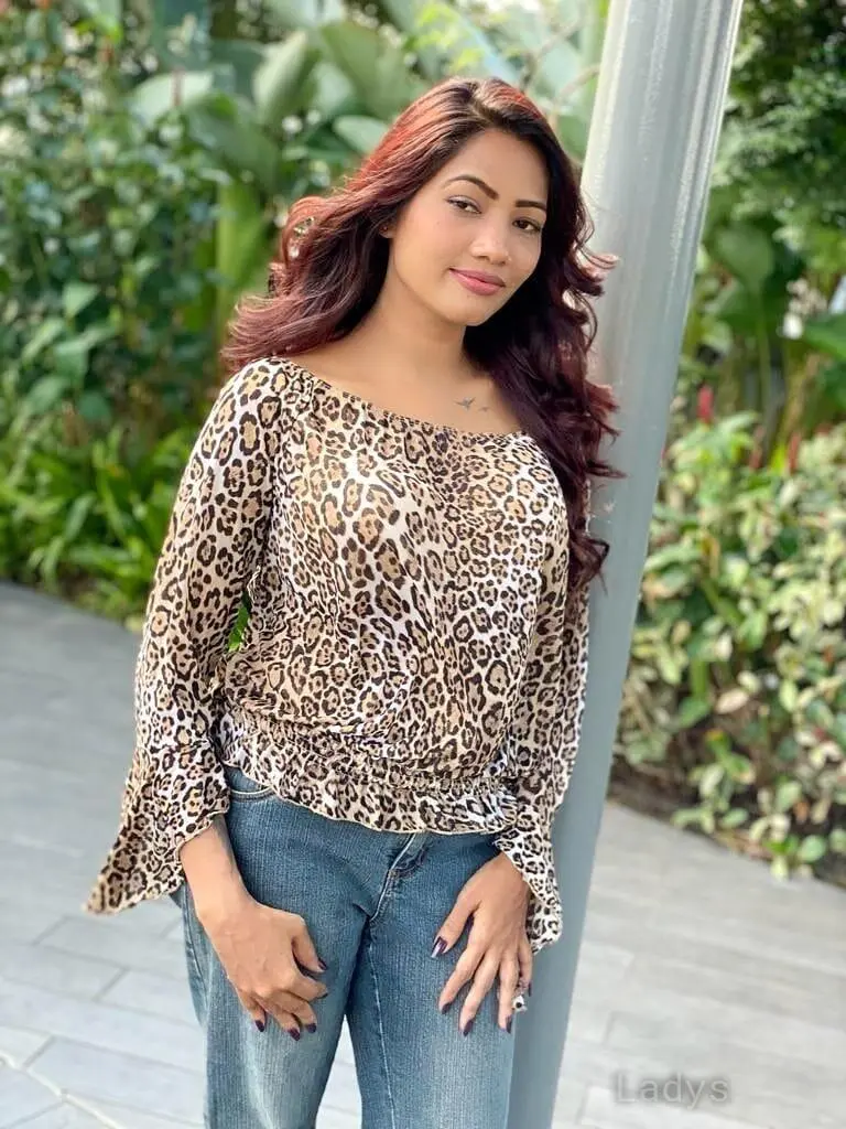 Khadija, 22 years beautiful nude Singapore escorts girl, height 167 sm, Weight  kg