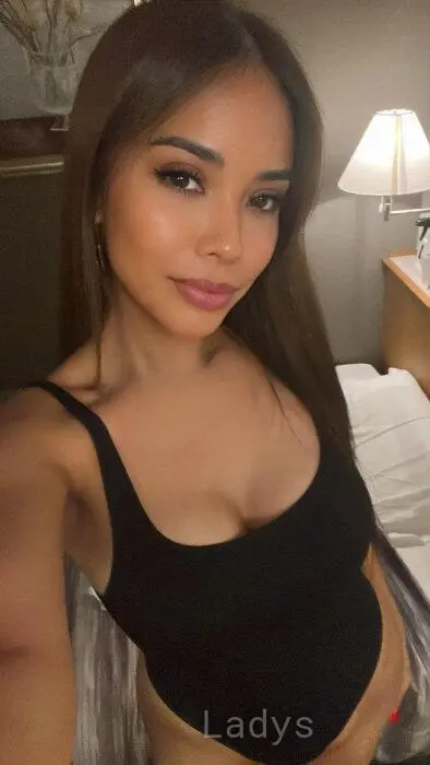 MONNICA, 23 years beautiful nude Singapore escorts girl, height 167 sm, Weight 51 kg
