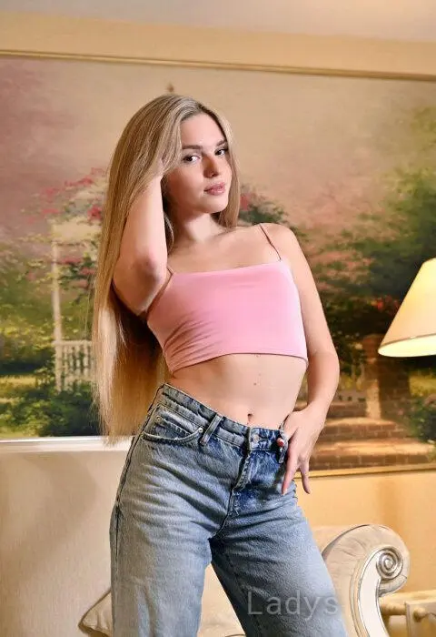 Polina, 23 years beautiful nude Singapore escorts girl, height 170 sm, Weight 52 kg