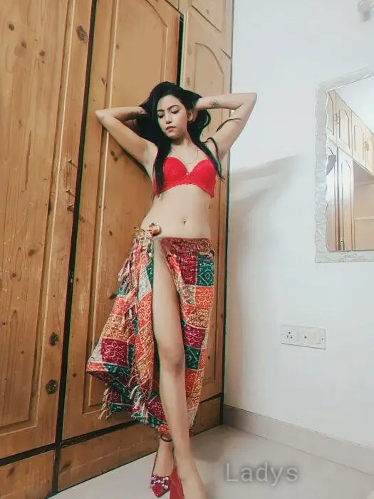 Reena, 23 years beautiful nude Singapore escorts girl, height 167 sm, Weight 50 kg