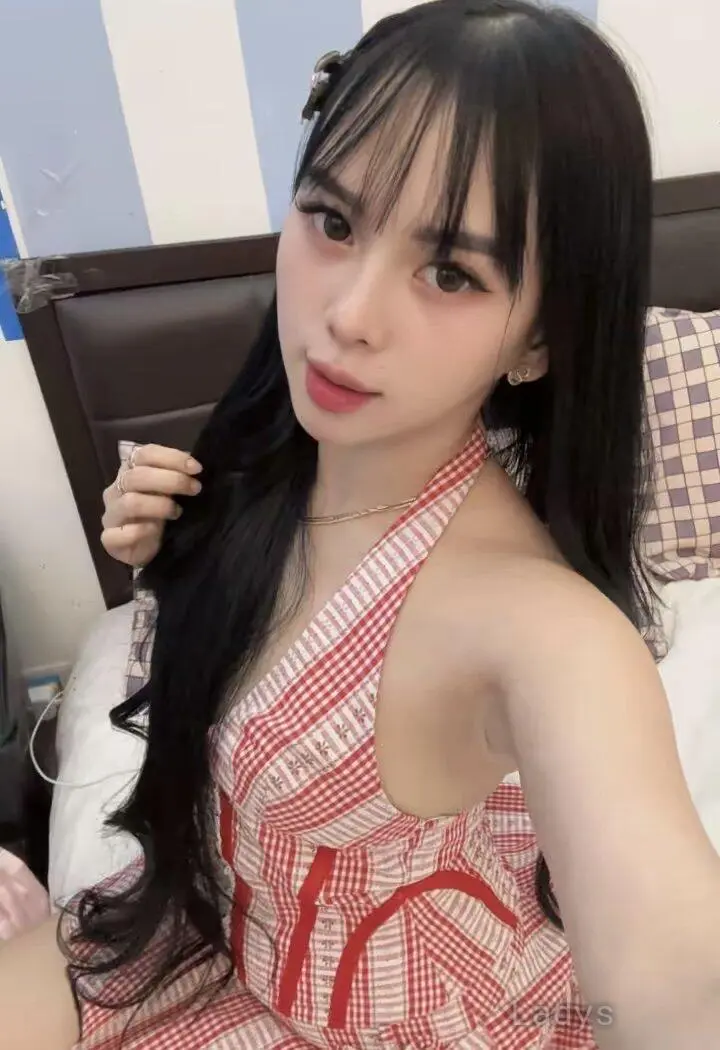 Sam, 23 years beautiful nude Singapore escorts girl, height 160 sm, Weight  kg