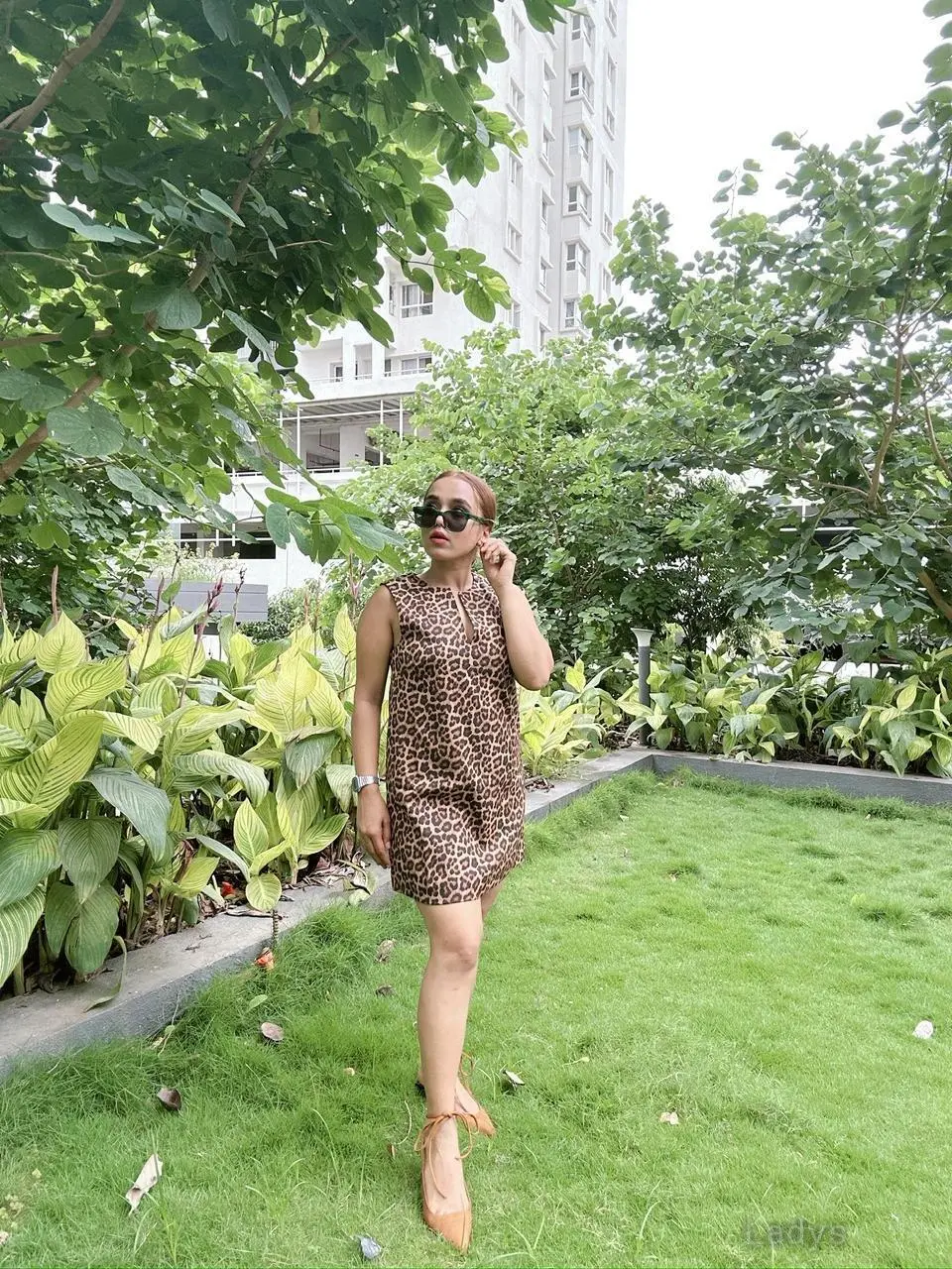 Tanisha, 24 years sexy toples Singapore scorts girl, height 153 sm, Weight  kg