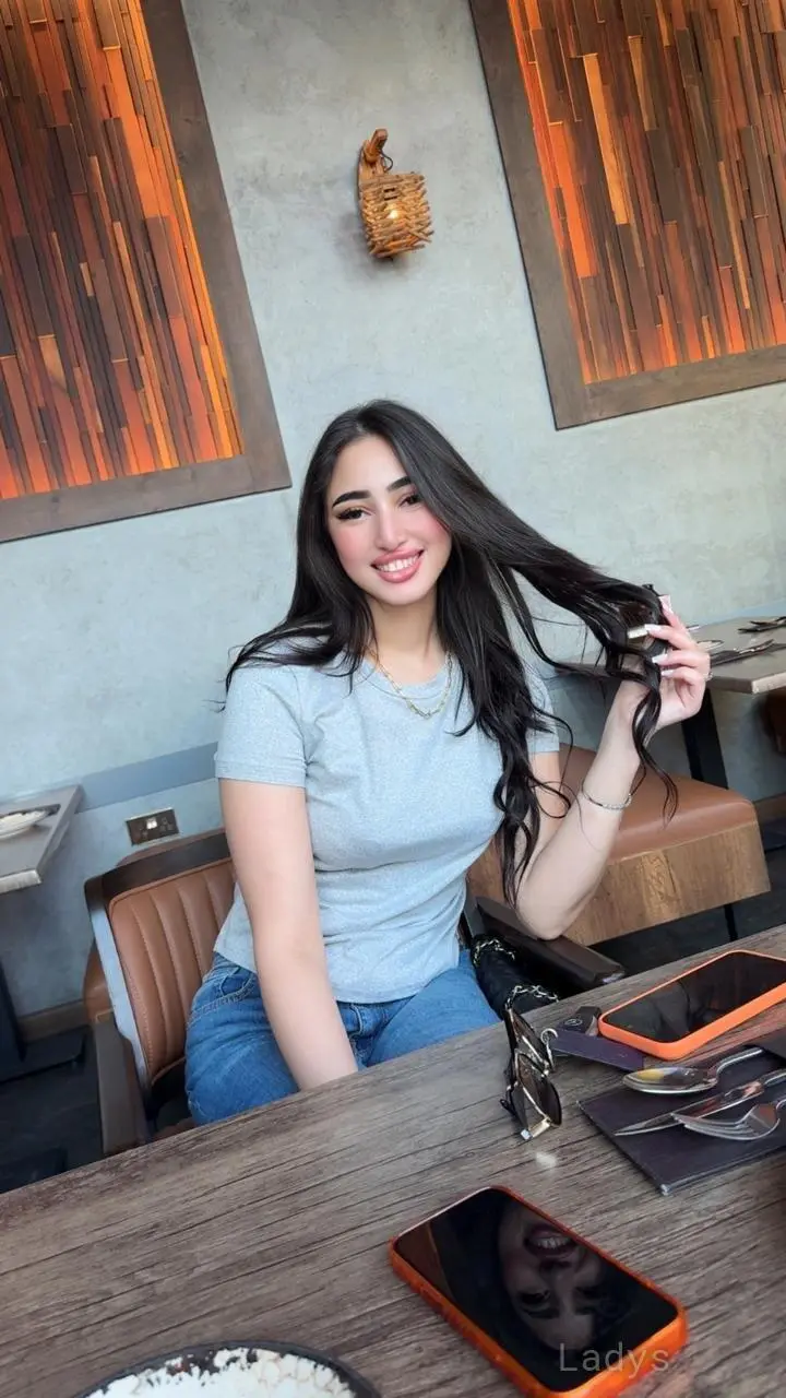 Farah, 21 years european escort girl, height 165 sm, Weight  kg, skipthegames Abu Dhabi